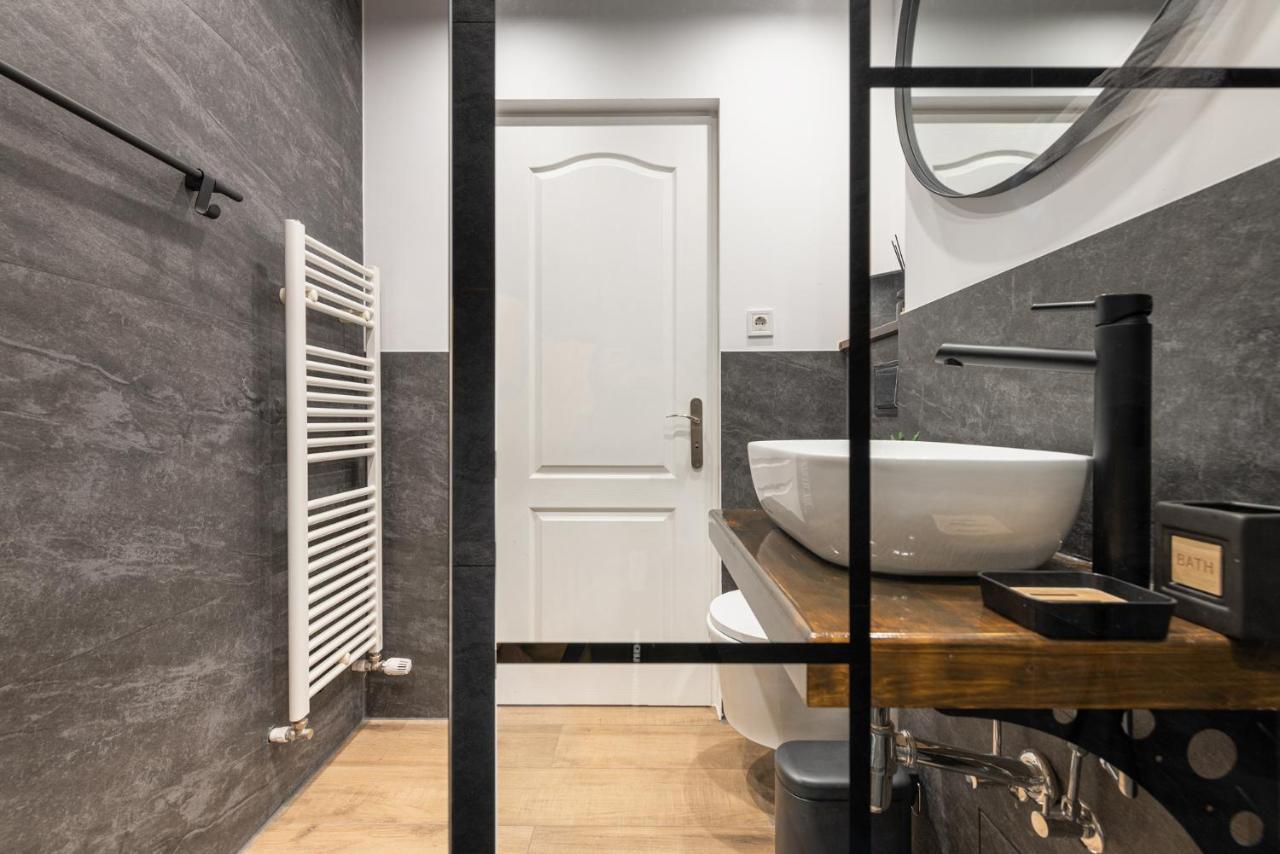 Moon Apartments Cluj-Napoca Ngoại thất bức ảnh